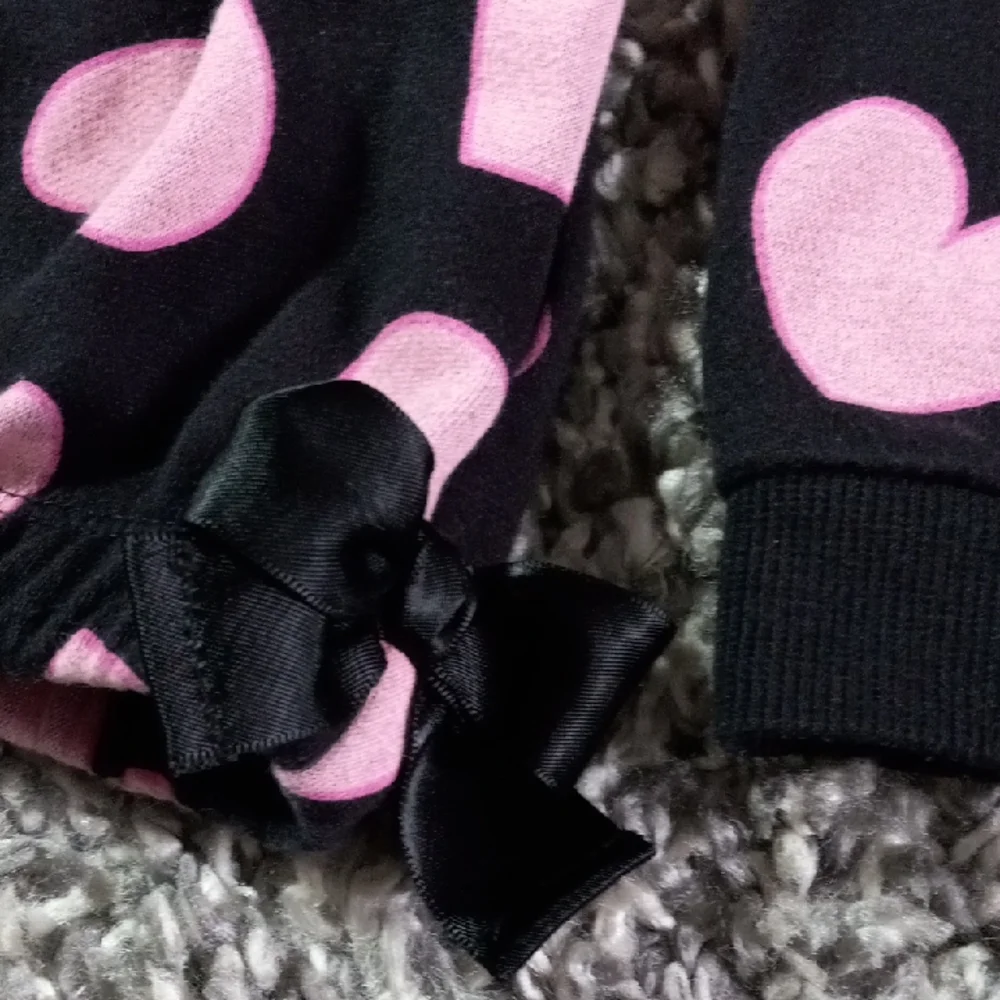 The Children's Place Black and Pink Heart Long Sleeve Tee Size 5T Girl